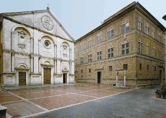 Piazza Pio II